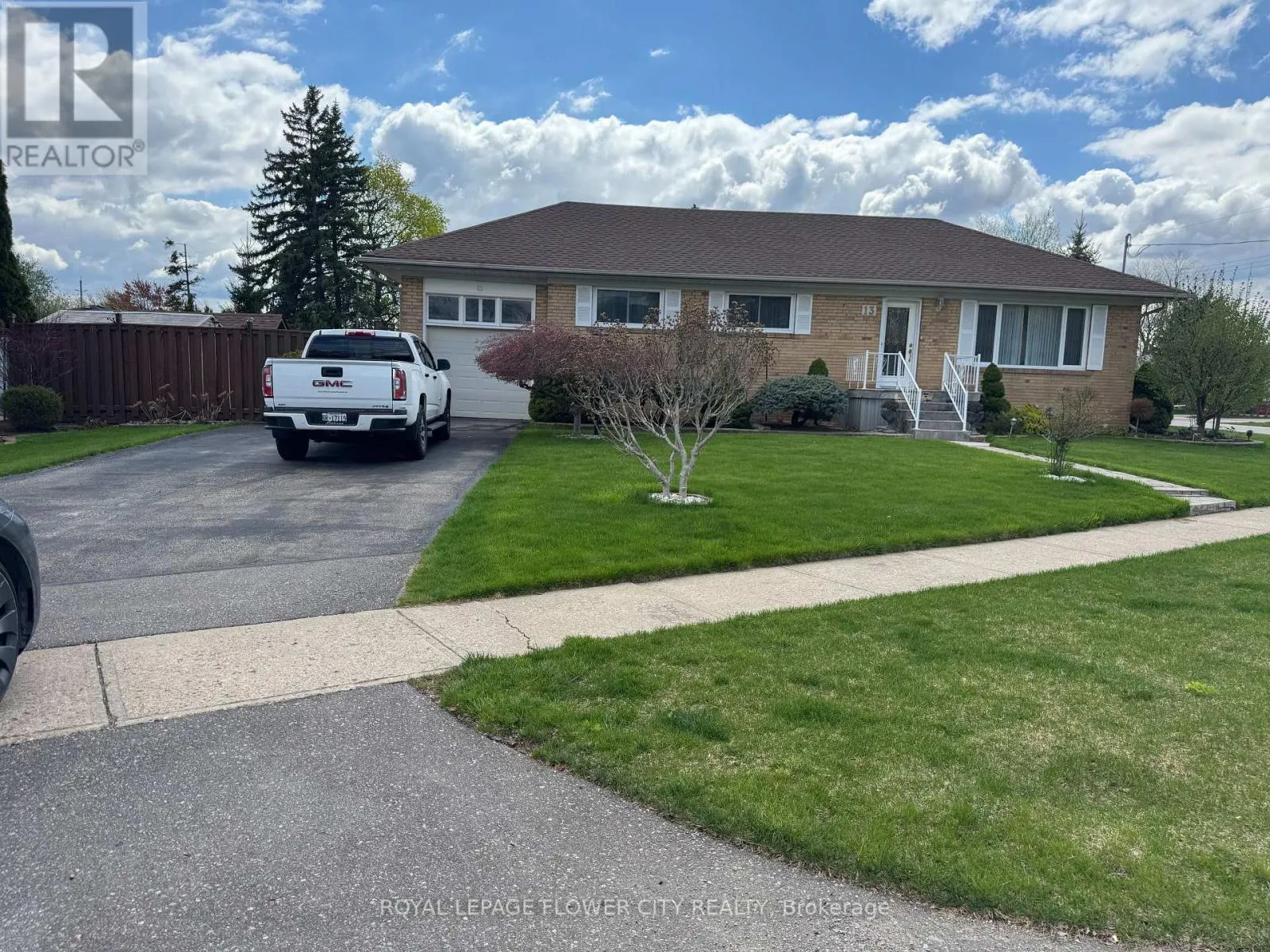 House for rent: 13 Bairstow Crescent, Halton Hills, Ontario L7G 1L9