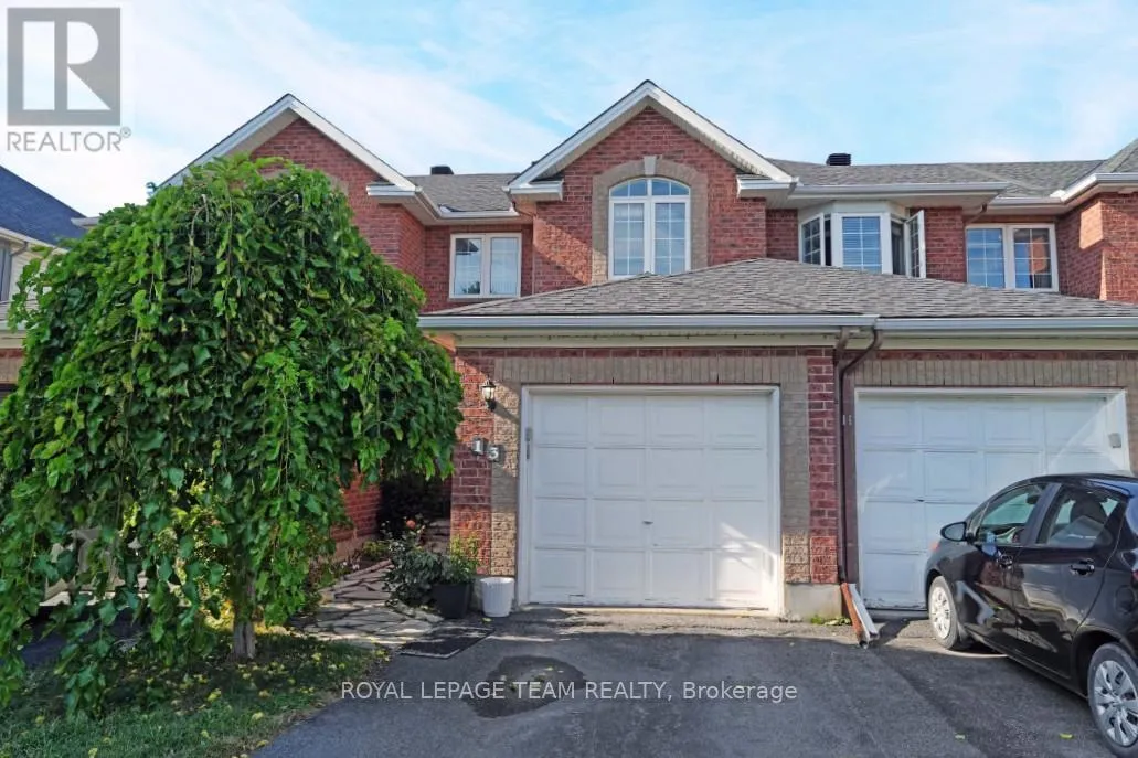 Row / Townhouse for rent: 13 Grammercy Park, Ottawa, Ontario K2C 4C7