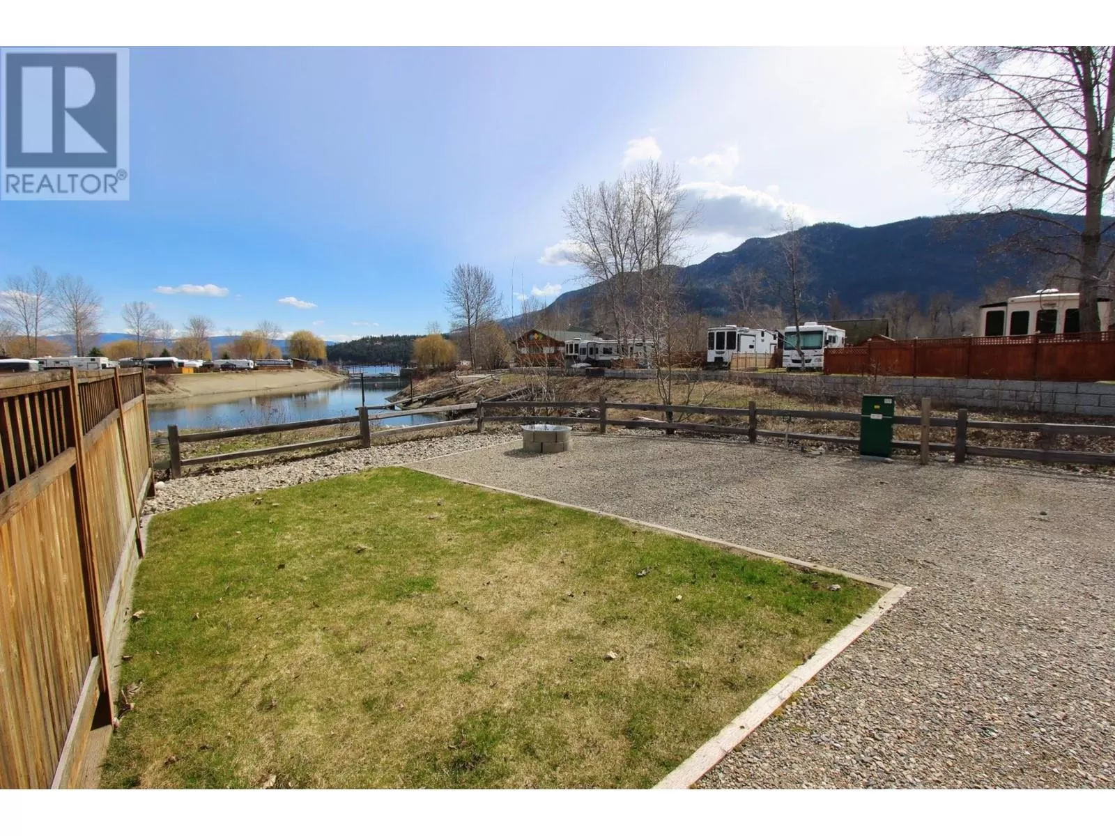 Other for rent: 13 Marina Way, Lee Creek, British Columbia V0E 1M4