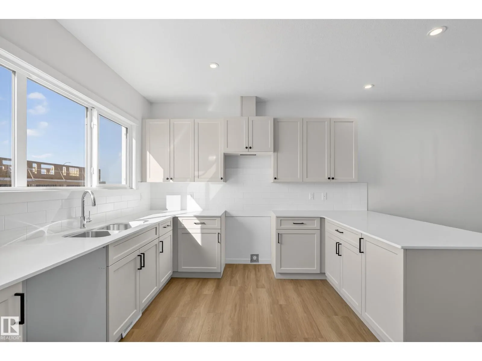 House for rent: 13 Nerine Cr, St. Albert, Alberta T8N 8C6