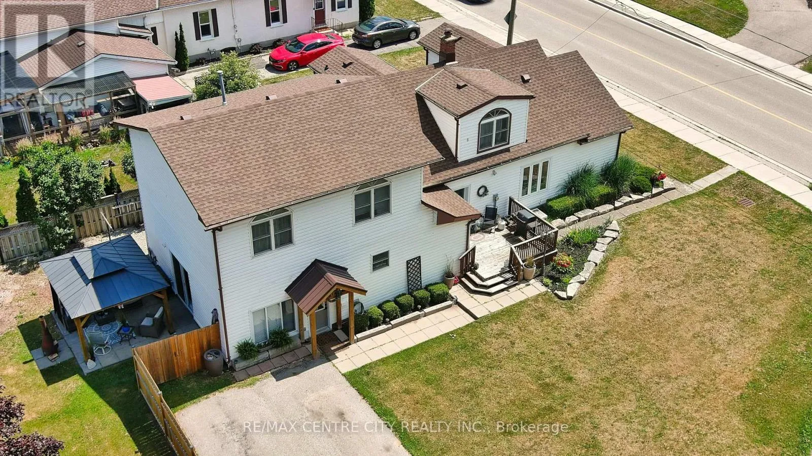 House for rent: 13 Potters Road N, Tillsonburg, Ontario N4G 2G9