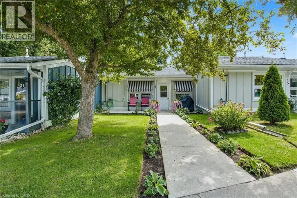 Row / Townhouse for rent: 13 Sister Varga Terrace, Hamilton, Ontario L9B 1T8