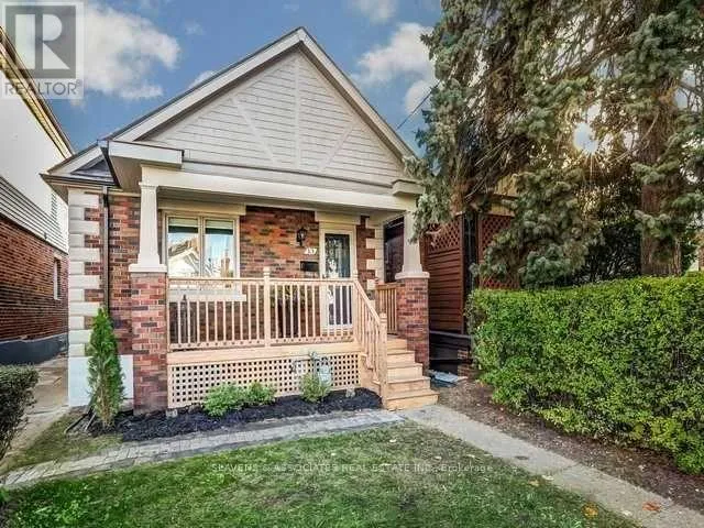 House for rent: 13 Sutherland Avenue, Toronto, Ontario M4C 1R8