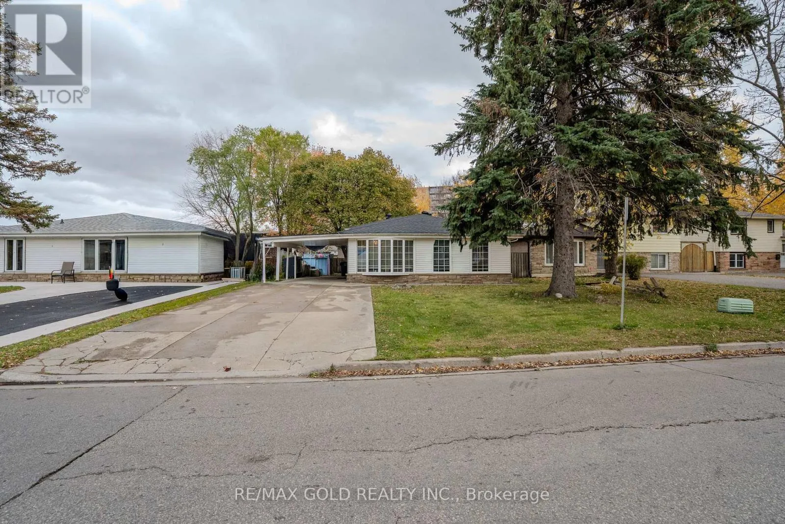 House for rent: 13 Tullamore Road S, Brampton, Ontario L6W 1J7