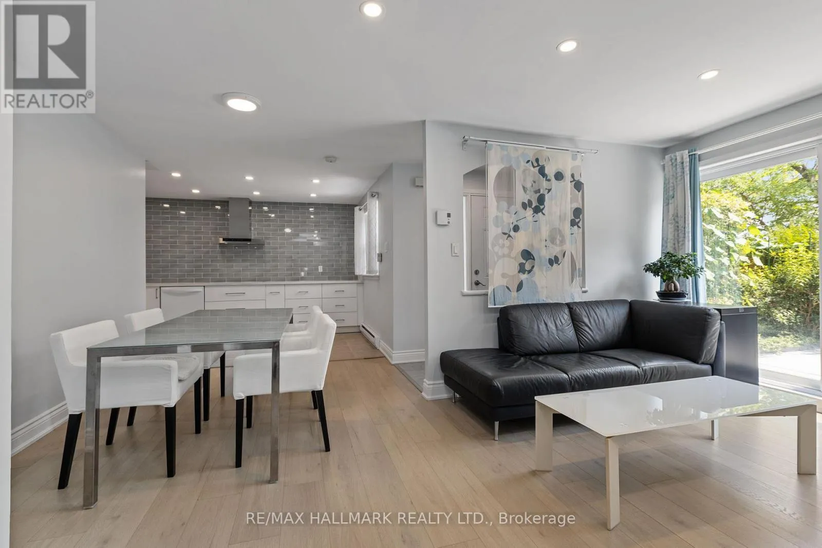 Row / Townhouse for rent: 130 - 3040 Constitution Boulevard, Mississauga, Ontario L4Y 3X7