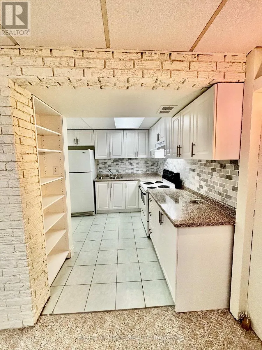 House for rent: 130 Cultra Square, Toronto, Ontario M1E 2E3