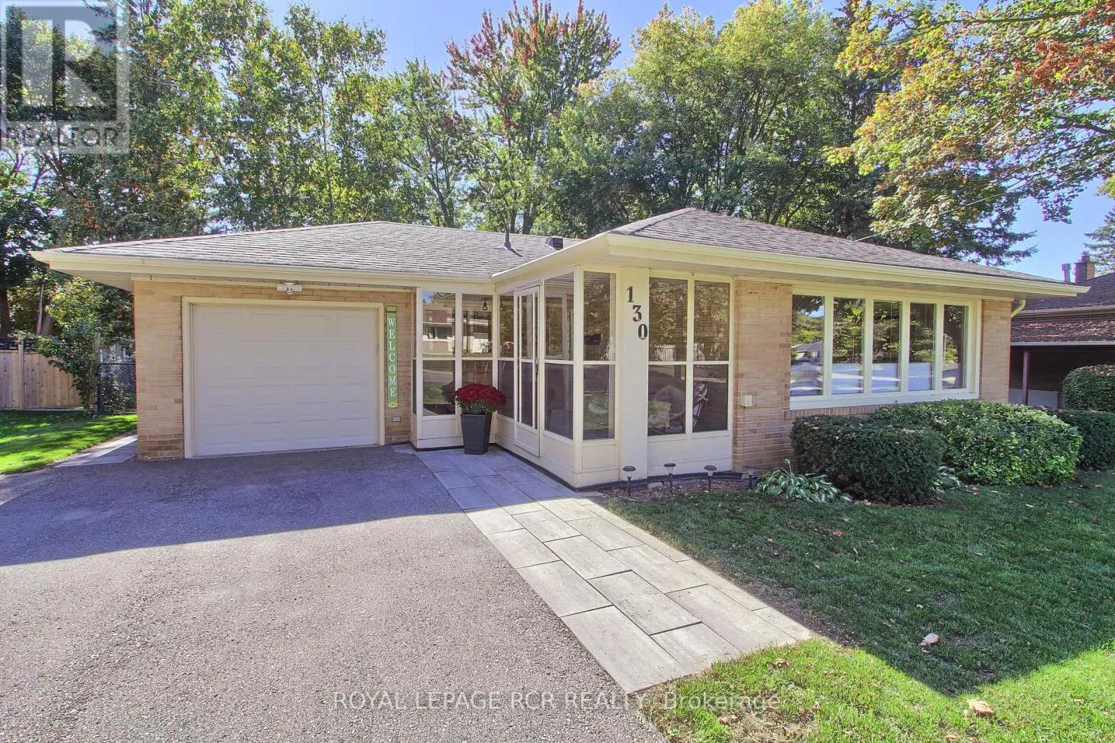 House for rent: 130 Park Avenue, Newmarket, Ontario L3Y 1T8