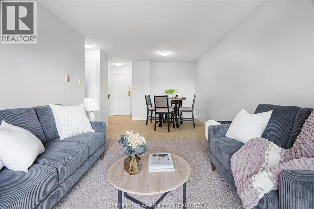 Apartment for rent: 130 Park Avenue Unit# 302, Chatham, Ontario N7M 3V6