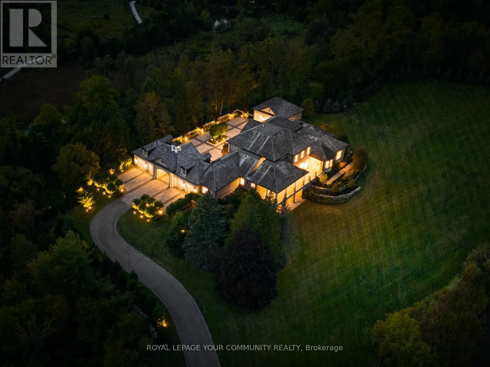 House for rent: 130 St. John's Side Road E, Aurora, Ontario L4G 0M6