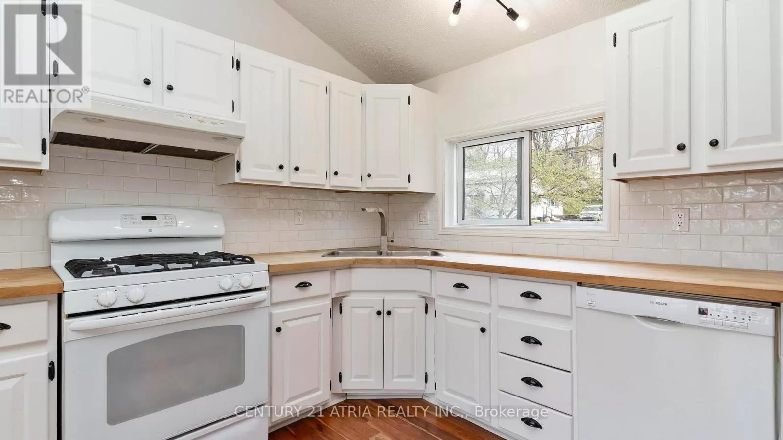 House for rent: 130 Wellington Street S, St. Marys, Ontario N4X 1A6