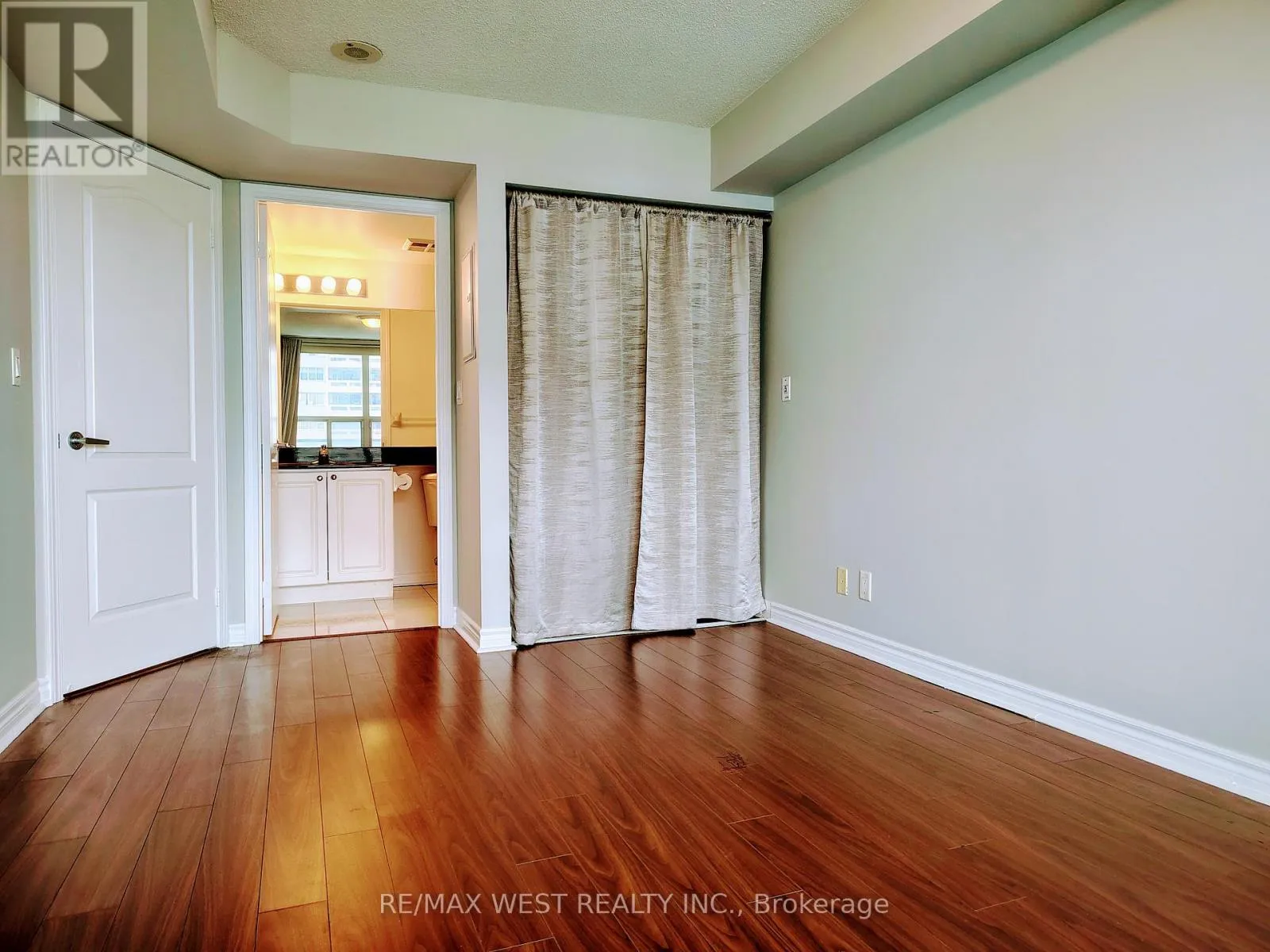 Apartment for rent: 1301 - 1 Elm Drive W, Mississauga, Ontario L5B 4M1