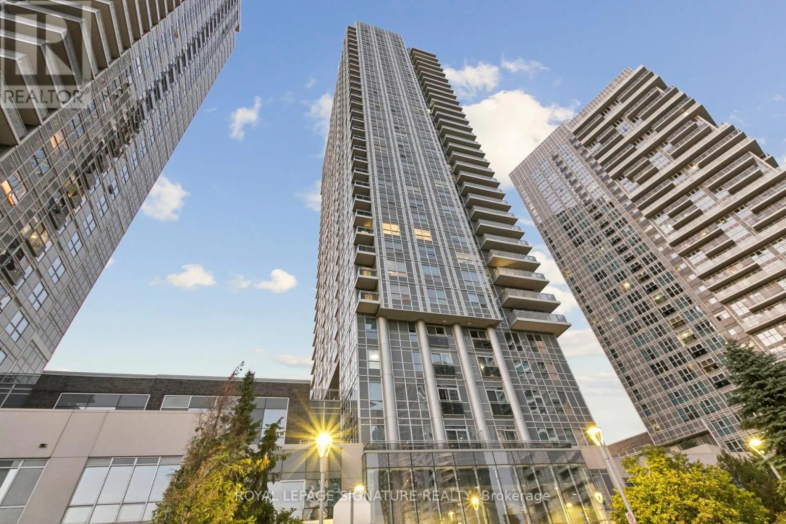 Apartment for rent: 1301 - 255 Village Green Square, Toronto, Ontario M1S 0L7