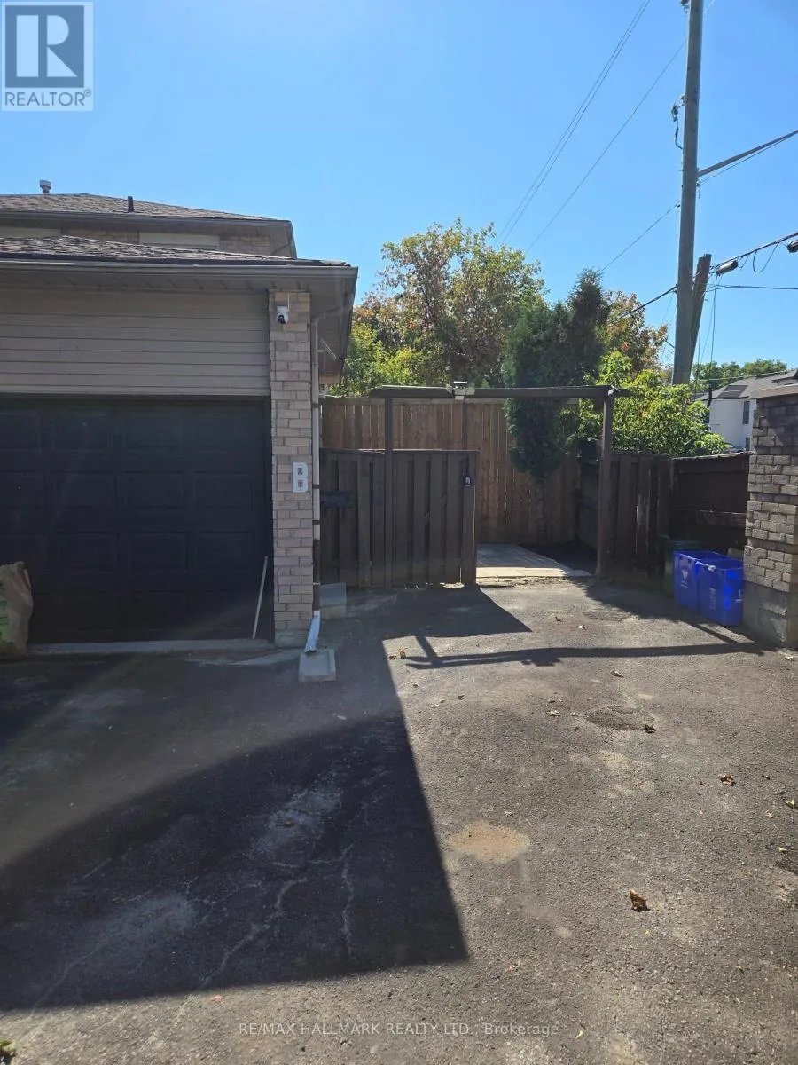 House for rent: 1301 Anton Square, Pickering, Ontario L1V 5S4