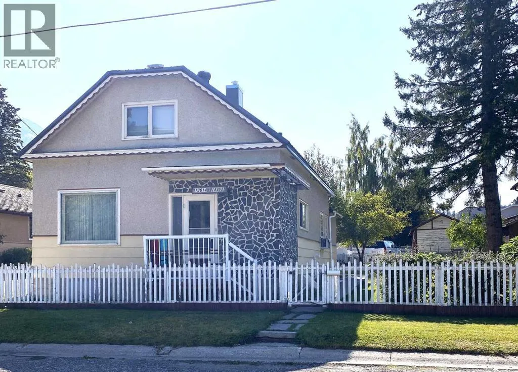 House for rent: 13014 18 Avenue, Blairmore, Alberta T0K 0E0