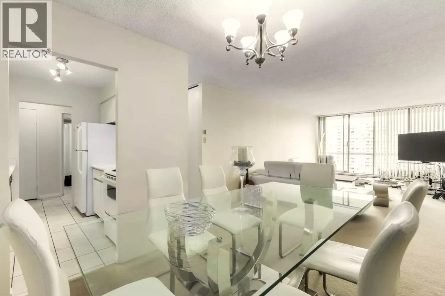 Apartment for rent: 1304 2020 Fullerton Avenue, North Vancouver, British Columbia V7P 3G3