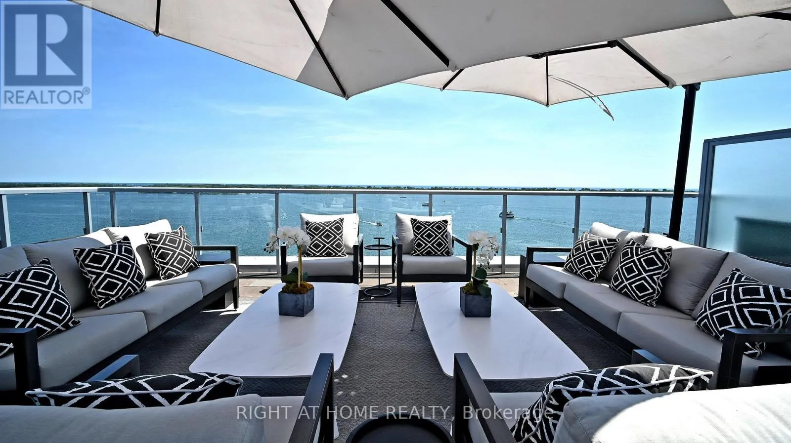 Apartment for rent: 1304 - 29 Queens Quay E, Toronto, Ontario M5E 0A4