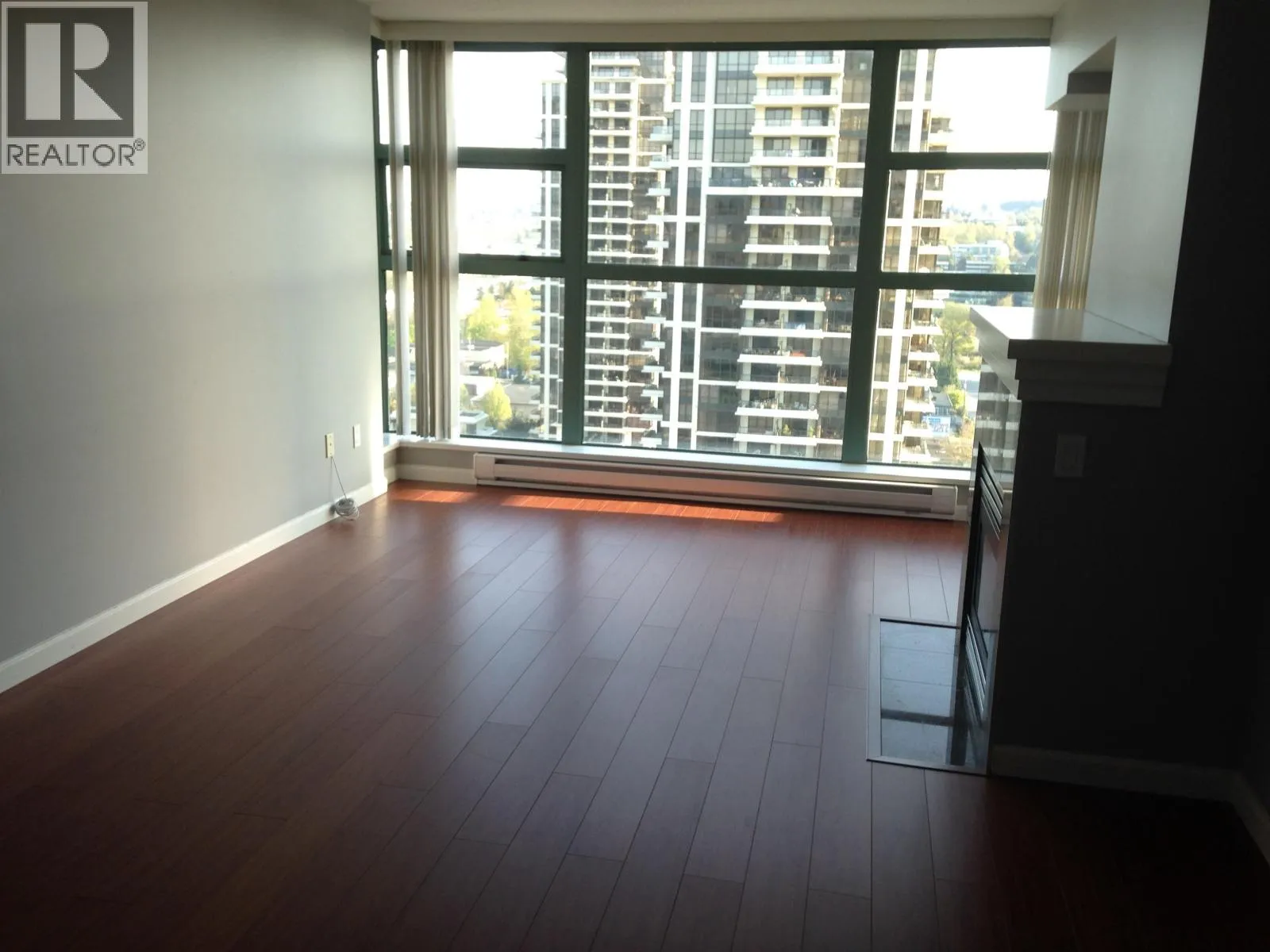 Apartment for rent: 1305 4388 Buchanan Street, Burnaby, British Columbia V5C 6R8