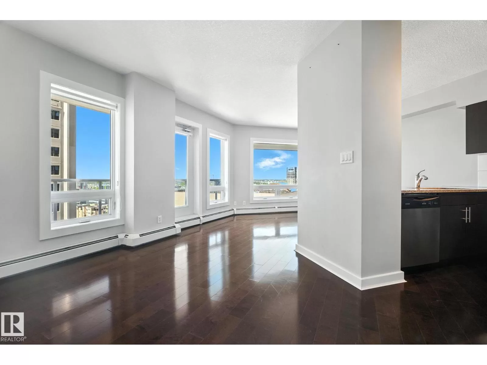 Apartment for rent: #1306 10152 104 St Nw, Edmonton, Alberta T5J 0B6