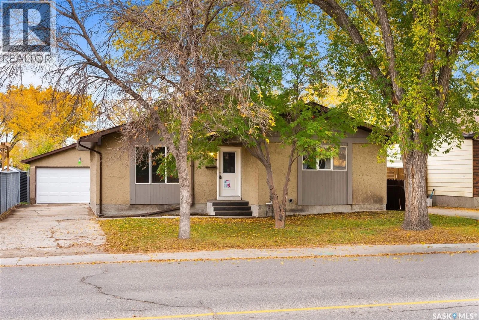 House for rent: 1307 Fleet Street, Regina, Saskatchewan S4N 5R4