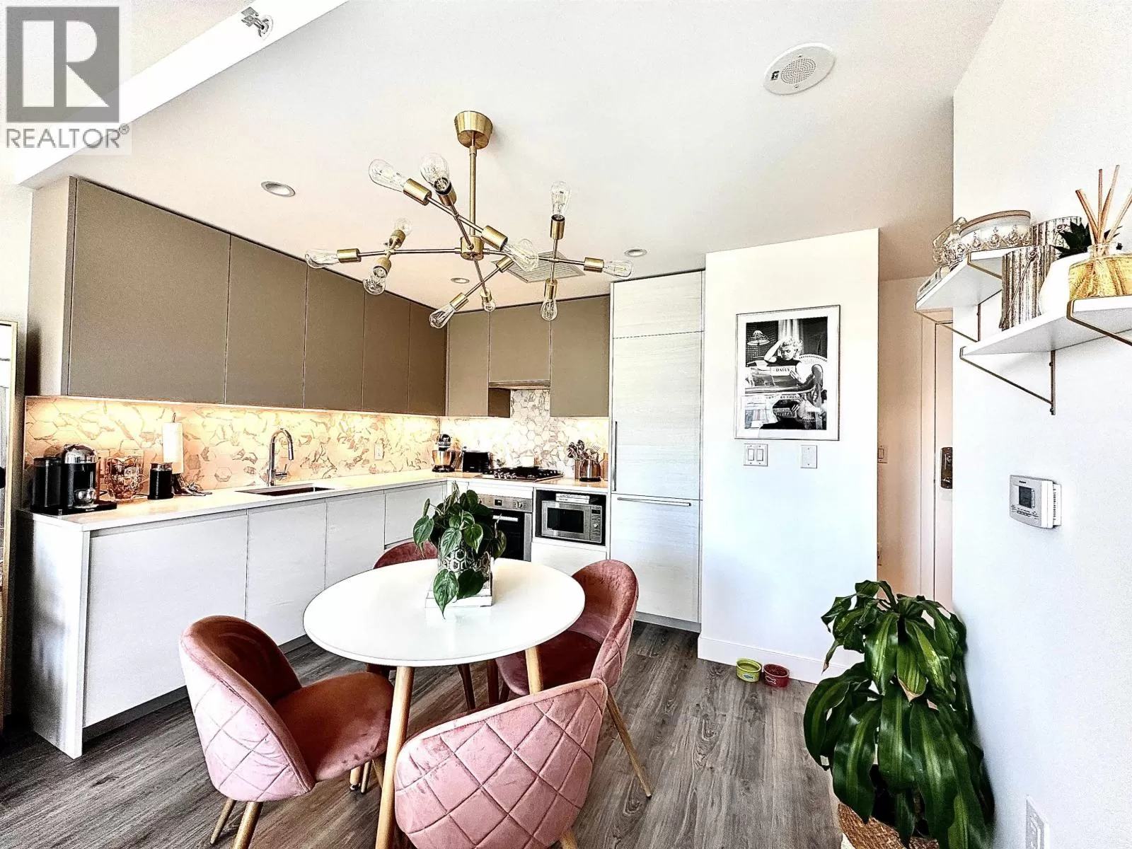 Apartment for rent: 1308 8188 Fraser Street, Vancouver, British Columbia V5X 0J8