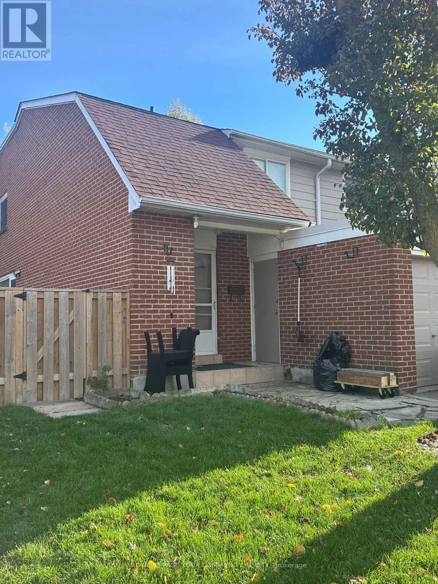 Row / Townhouse for rent: 131 - 215 Mississauga Valley, Mississauga, Ontario L5A 1Y7