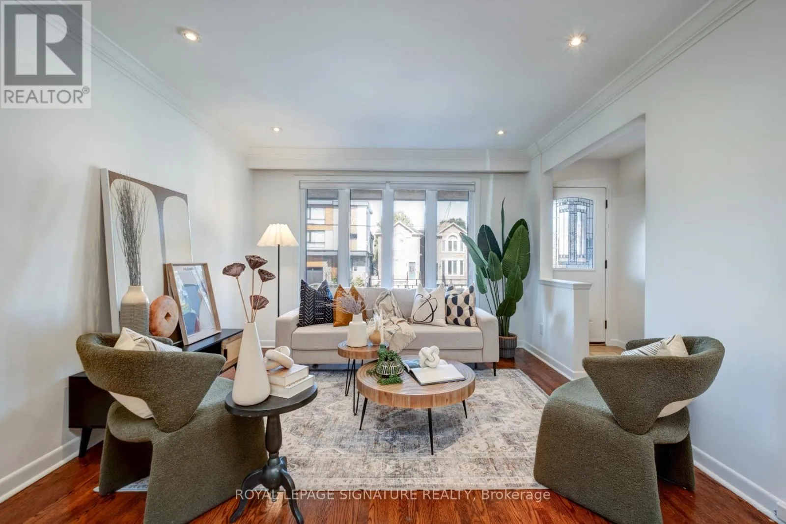 House for rent: 131 Virginia Avenue, Toronto, Ontario M4C 2T3