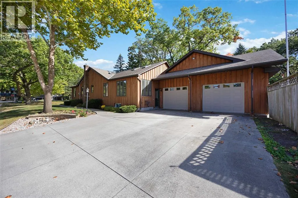 House for rent: 1311 Lakeshore Road, Sarnia, Ontario N7S 2L9