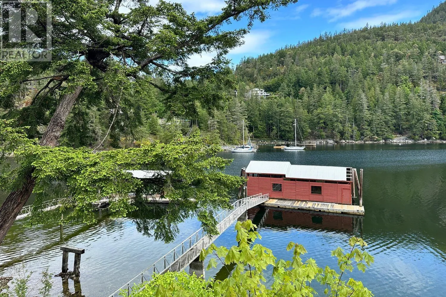 House for rent: 13119 Narrows Road, Madeira Park, British Columbia V0N 2H1