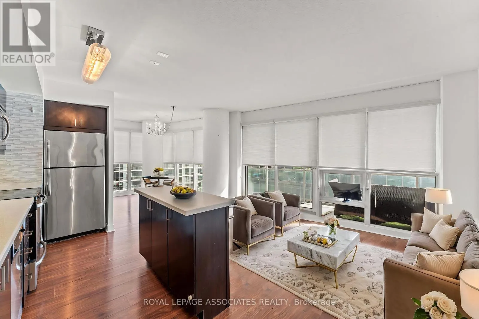 Apartment for rent: 1313 - 155 Legion Road N, Toronto, Ontario M8Y 0A7