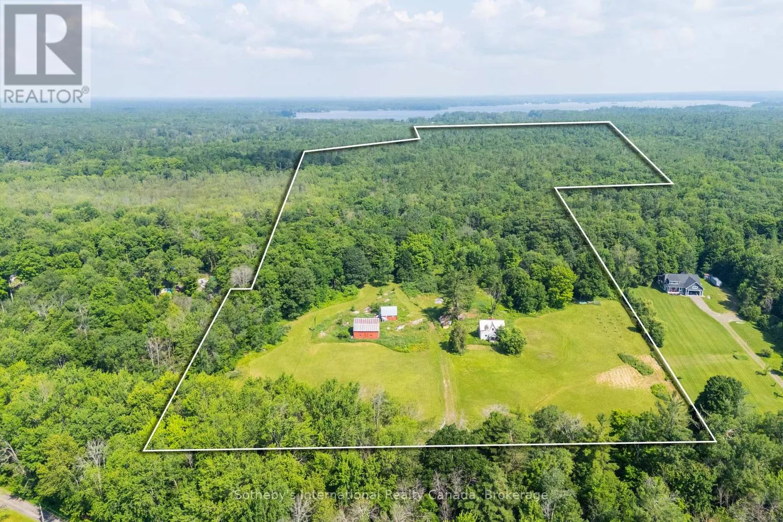 1316 Graham Road, Gravenhurst, Ontario P0E 1N0