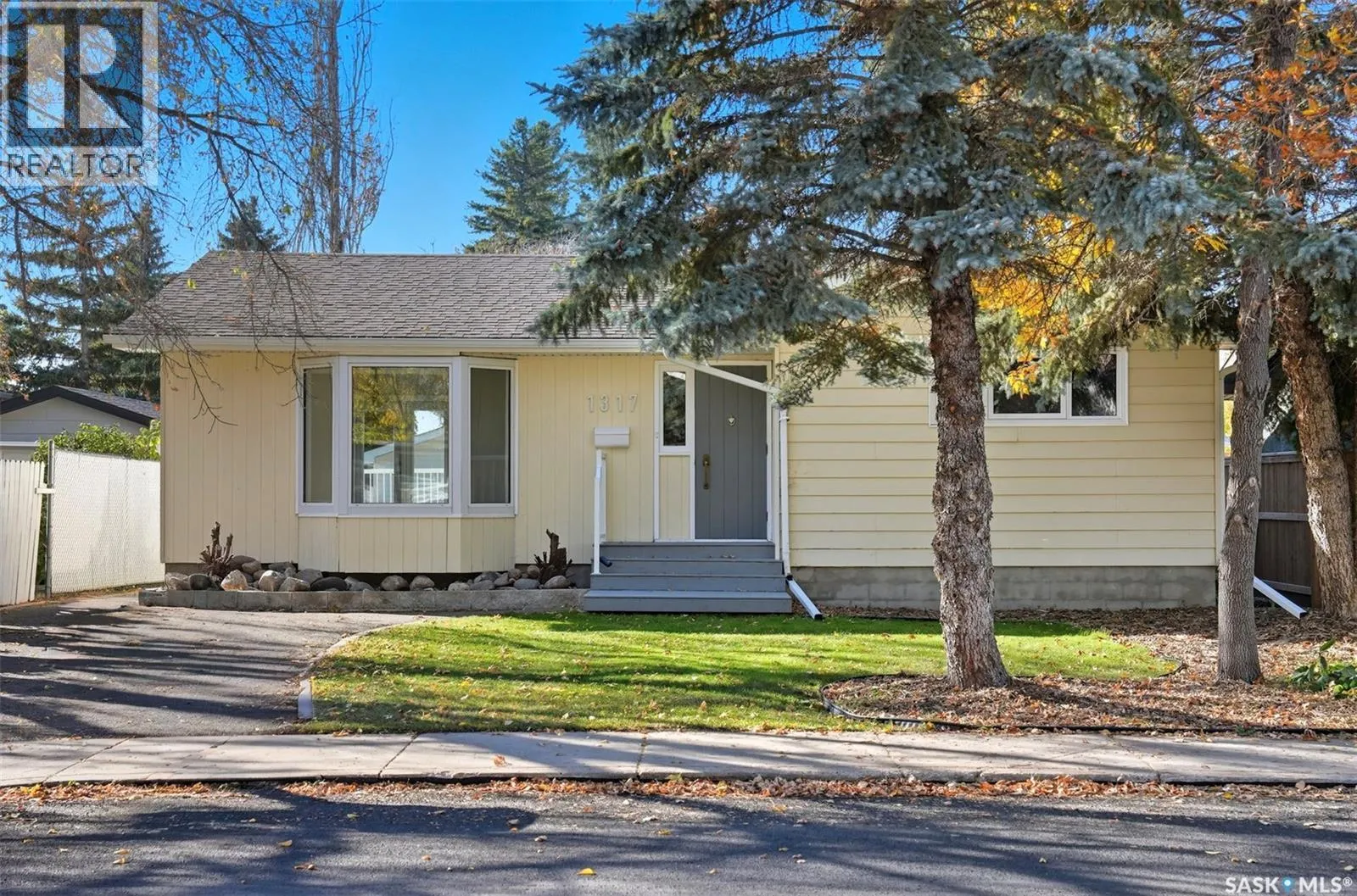 House for rent: 1317 Elevator Road, Saskatoon, Saskatchewan S7M 3X3