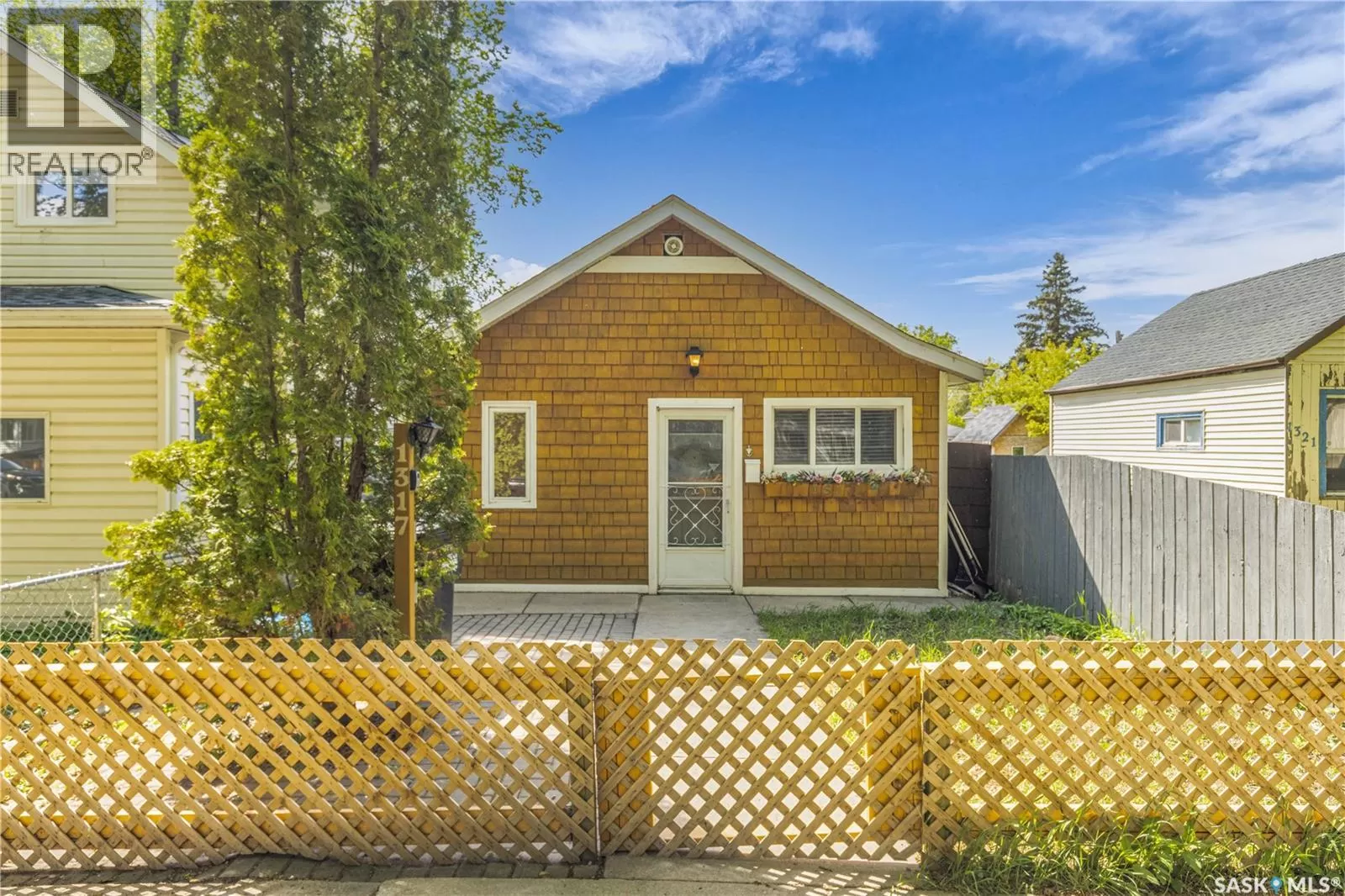 House for rent: 1317 G Avenue N, Saskatoon, Saskatchewan S7L 2A6