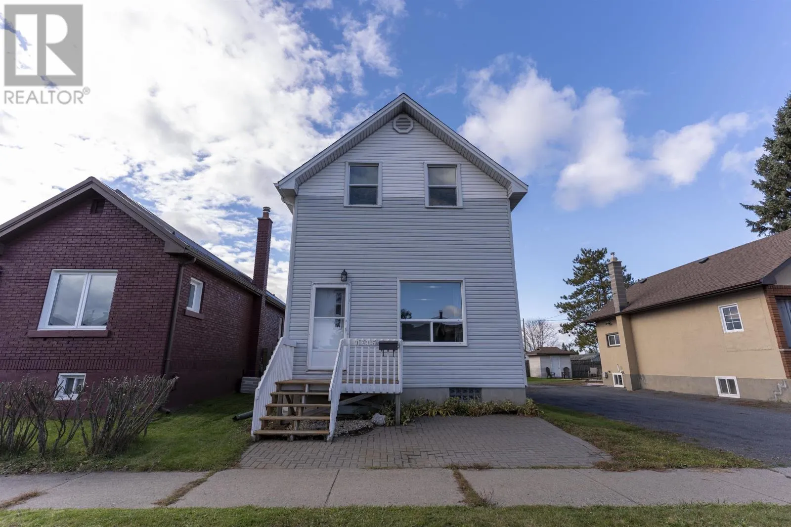 1317 Home Ave, Thunder Bay, Ontario P7E 3B8