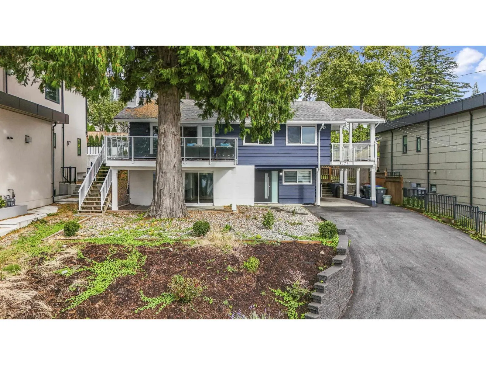 House for rent: 13179 Marine Drive, Surrey, British Columbia V4A 1E6