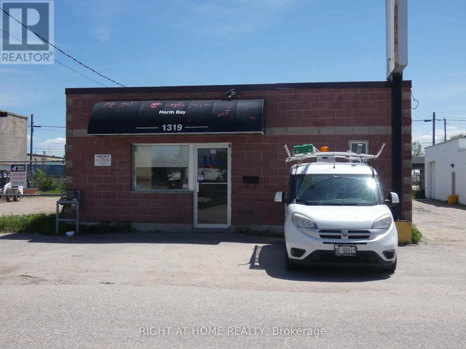 1319 Hammond Street, North Bay, Ontario P1B 2J2