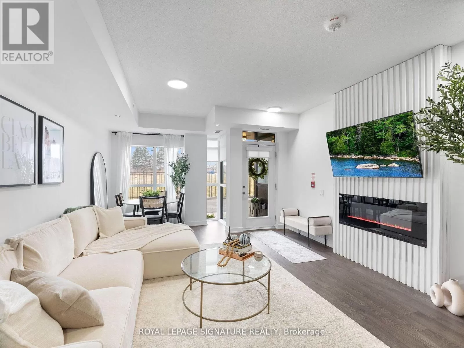 132 - 251 Manitoba Street S, Toronto, Ontario M8Y 0C7