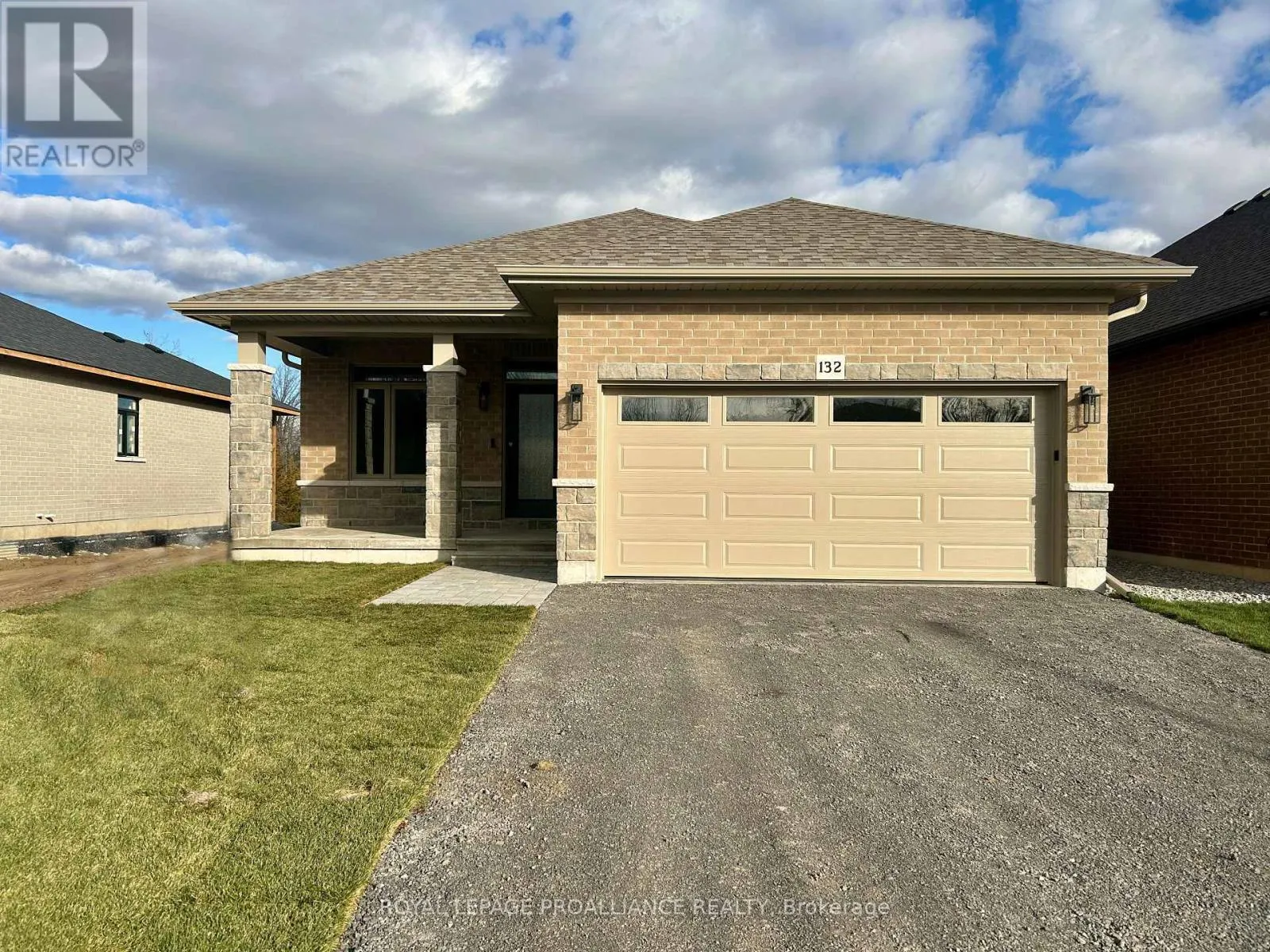 House for rent: 132 Stonecrest Boulevard, Quinte West, Ontario K8R 0B4