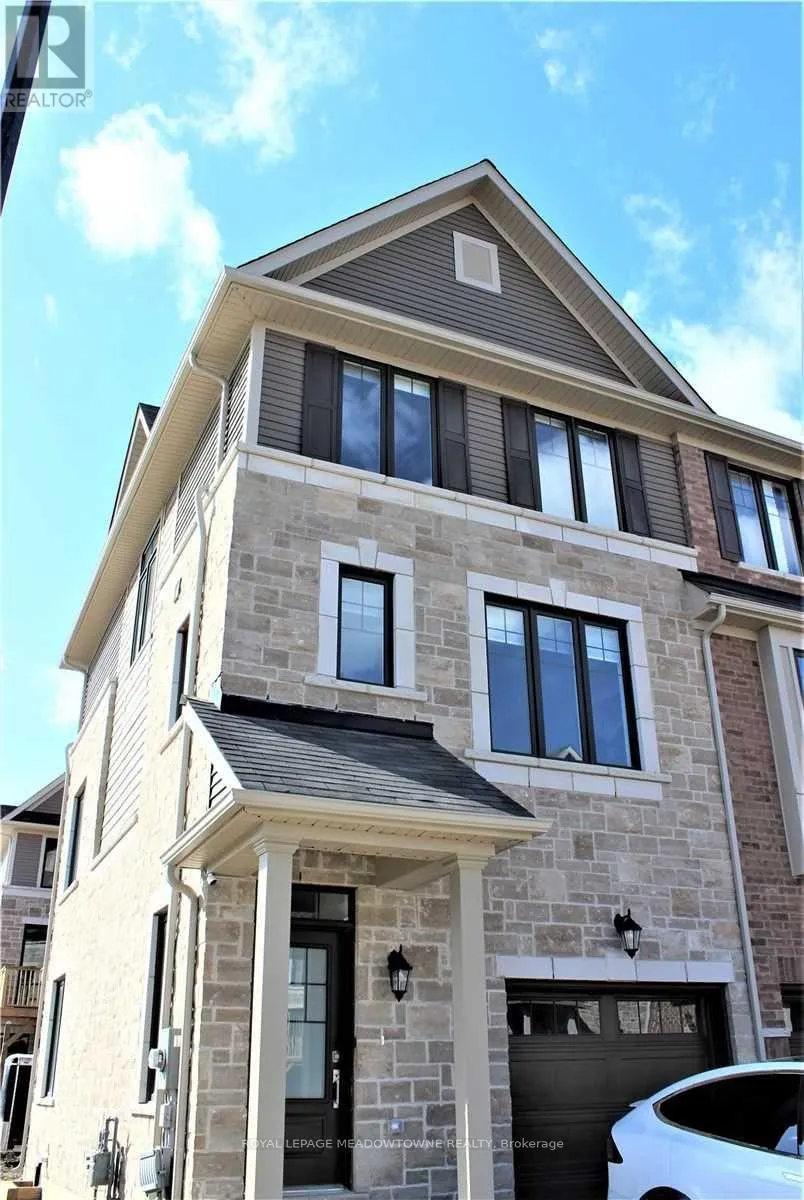 Row / Townhouse for rent: 132 (upper) - 1890 Rymal Road E, Hamilton, Ontario L0R 1P0
