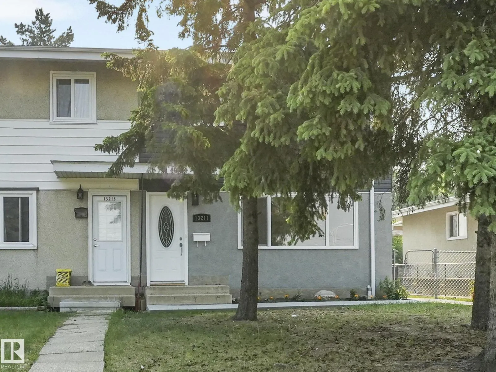 Duplex for rent: 13211 95 St Nw, Edmonton, Alberta T5E 3Y2