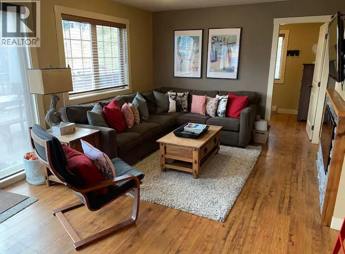 Apartment for rent: 1322 Kaufmann View Unit# 13, Golden, British Columbia V0H 1H2