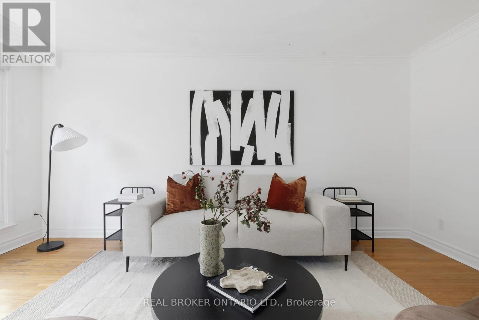 House for rent: 1324 Lawrence Avenue W, Toronto, Ontario M6L 1A7