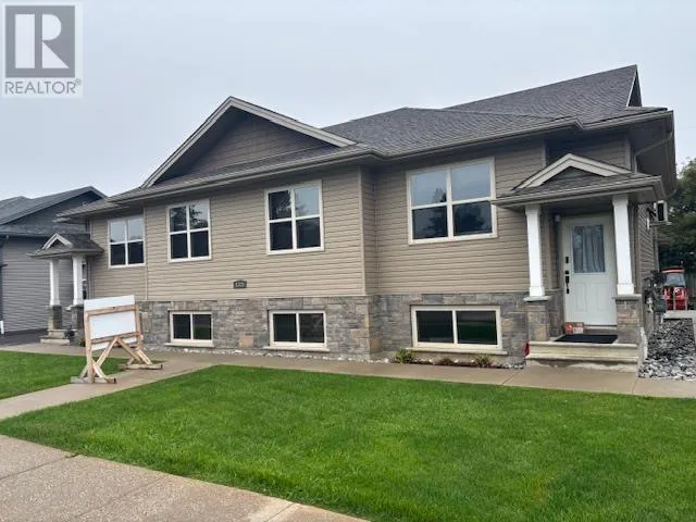 Multi-Family for rent: 1325 James St S, THUNDER BAY, Ontario P7E 0B1