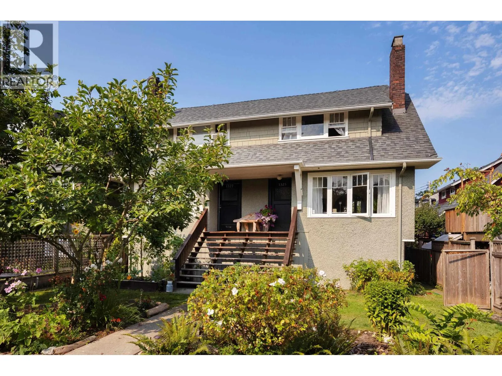 House for rent: 1325/27 Laburnum Street, Vancouver, British Columbia V6J 3W4