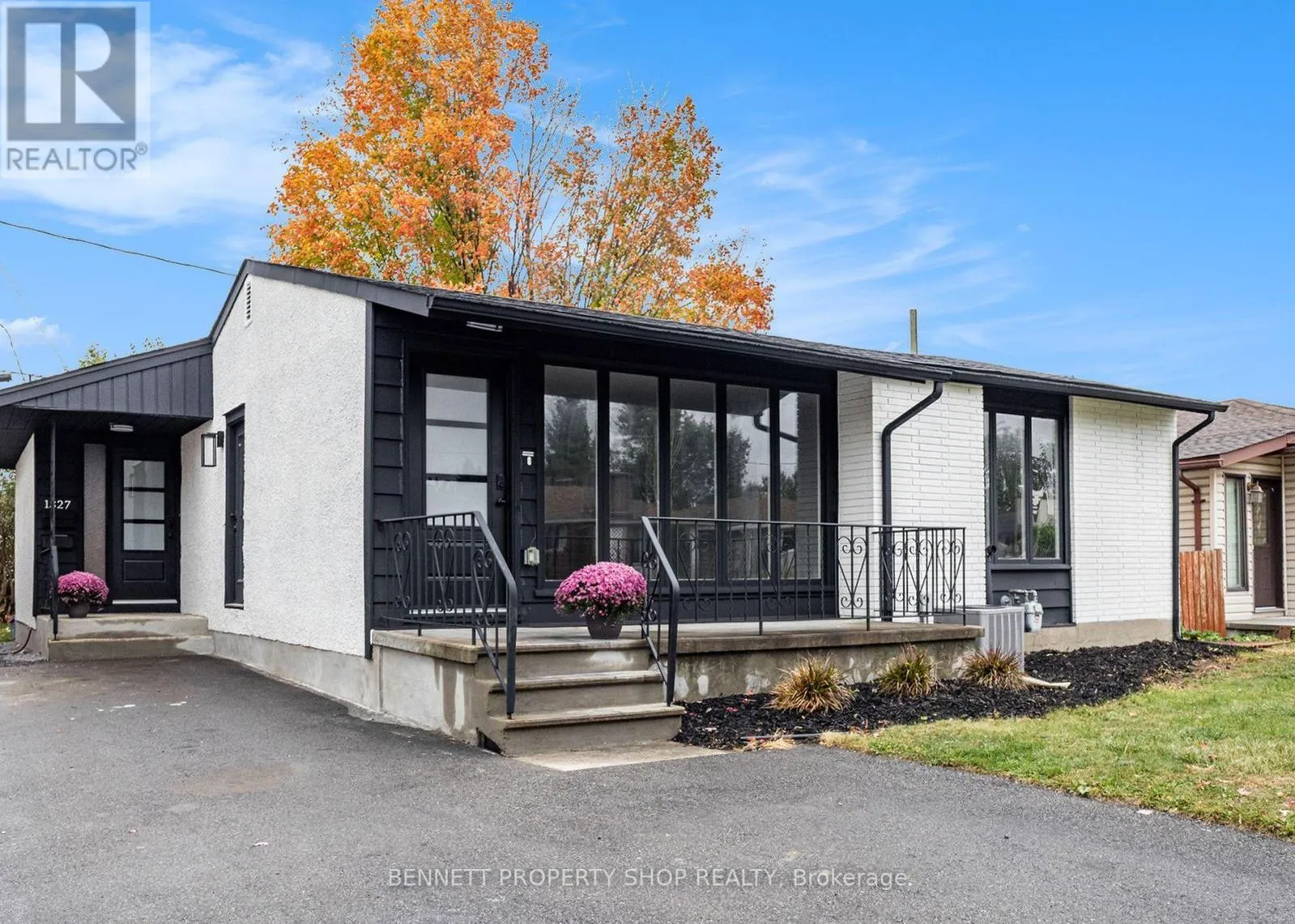 House for rent: 1327 Avenue S Avenue, Ottawa, Ontario K1G 0C4