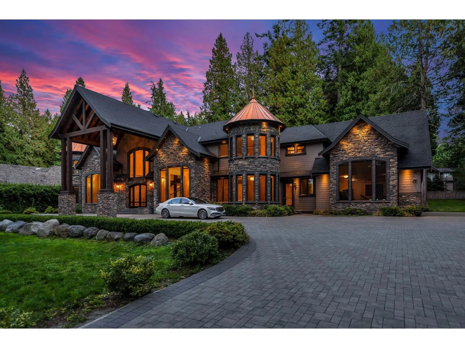 House for rent: 13288 Woodcrest Drive, Surrey, British Columbia V4P 1W5