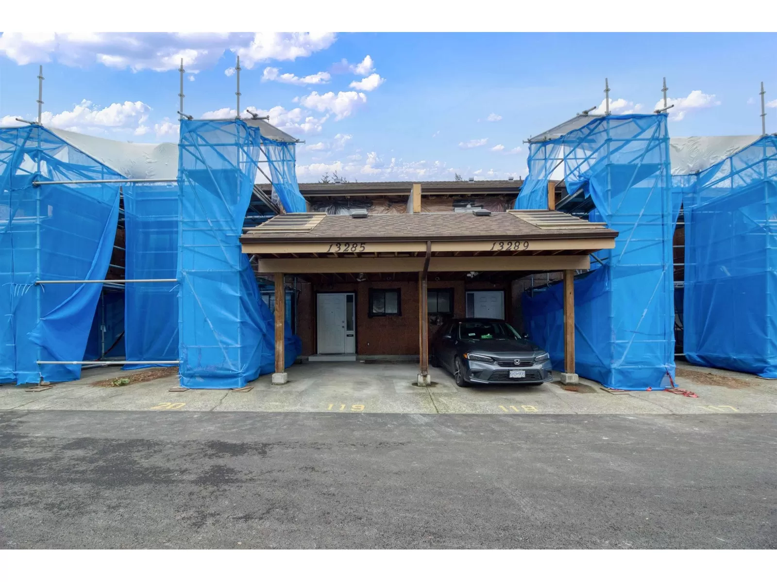 Row / Townhouse for rent: 13289 71b Avenue, Surrey, British Columbia V3W 7Z5