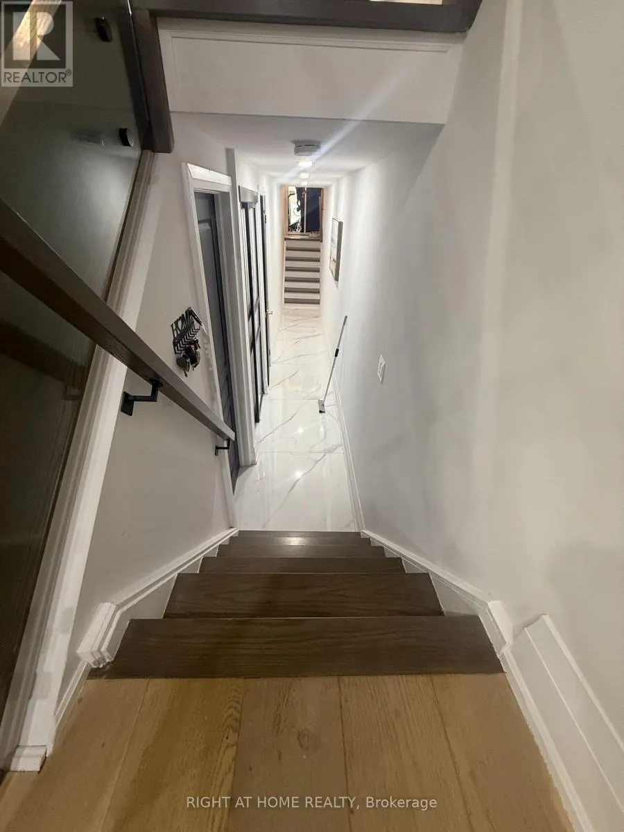 Row / Townhouse for rent: 133 - 287 Milestone Crescent, Aurora, Ontario L4G 3M2