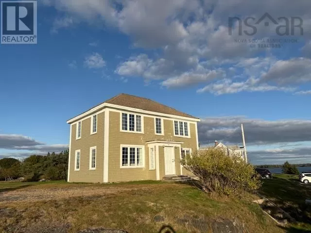 House for rent: 133 The Point Road, Blue Rocks, Nova Scotia B0J 2C0