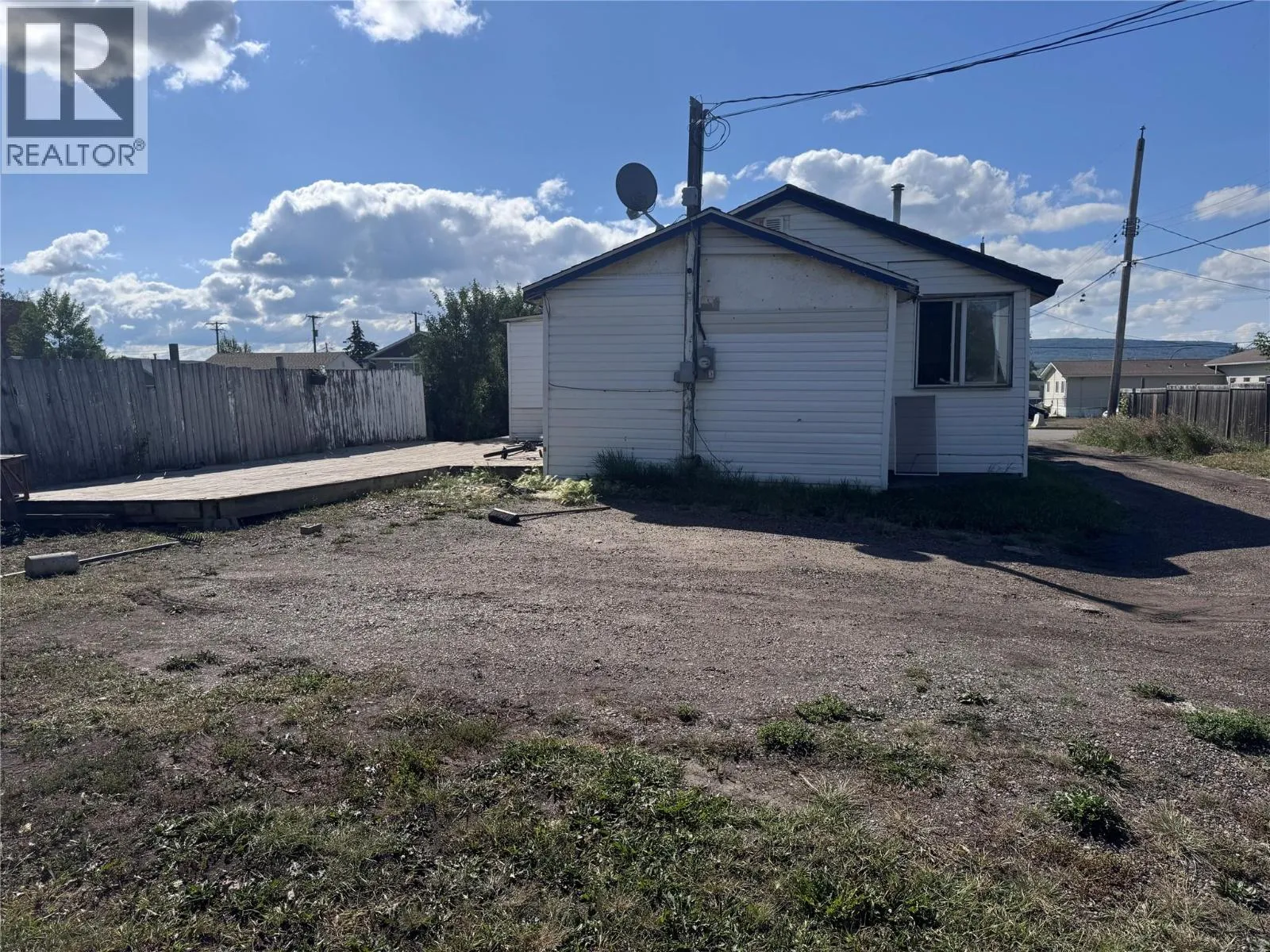 House for rent: 1330 101 Avenue, Dawson Creek, British Columbia V1G 1V8