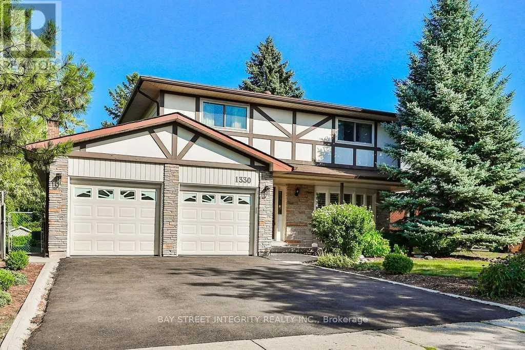 House for rent: 1330 Grand Boulevard, Oakville, Ontario L6H 2X6